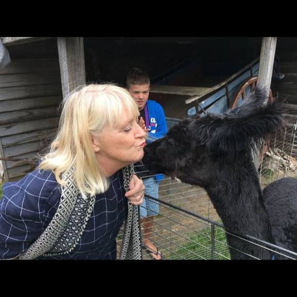 Meet your Posher, Helen - Picture 1 of 1